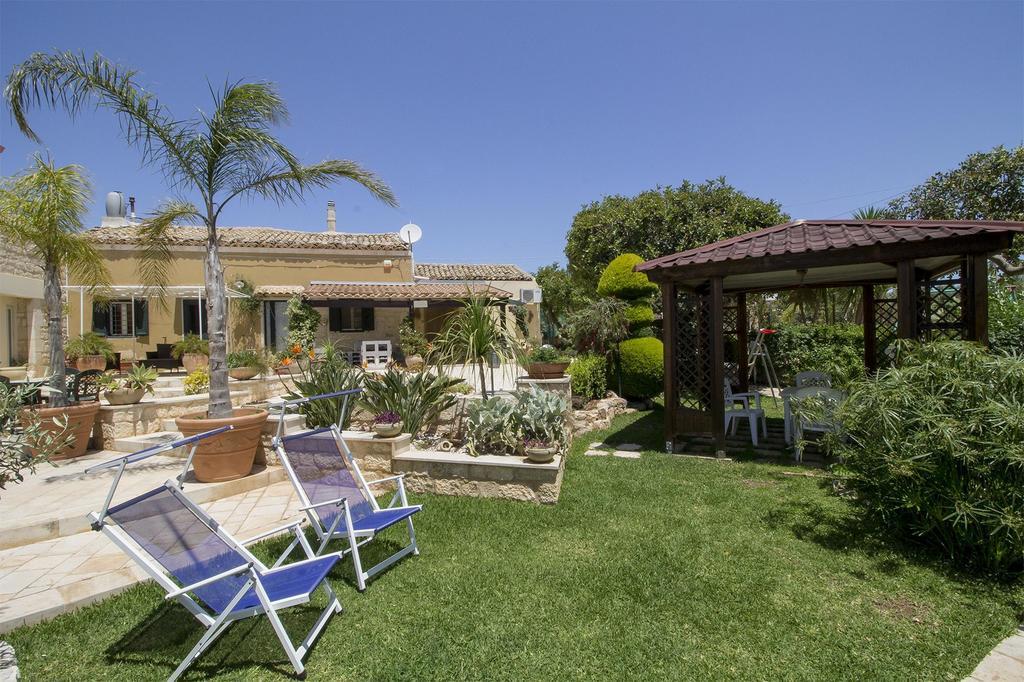 Villa Alla Corte Di Nonna Maria Pozzallo Exterior foto